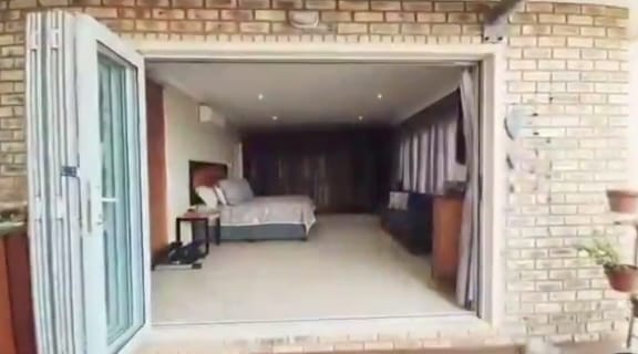 To Let 4 Bedroom Property for Rent in Winterstrand Eastern Cape